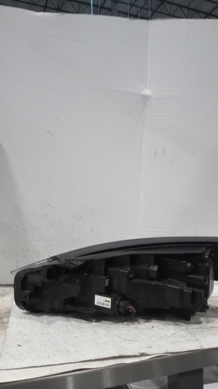 Used Right Headlight Assembly fits: 2018 Kia Cadenza US market LED auto leveling