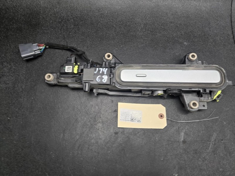 Front Right Door Outside Handle 2018 Range Rover Velar J8A2-22400-AC 2019 - 2022