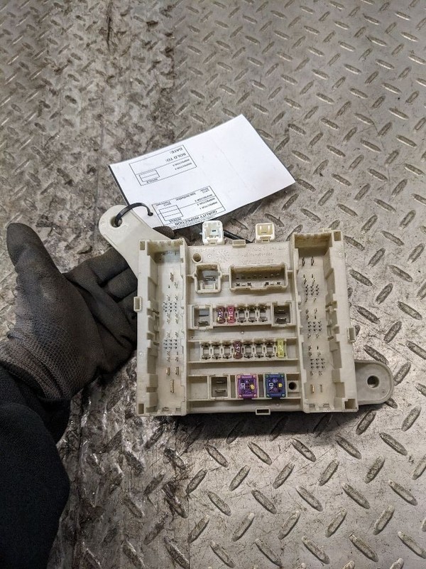 2011-2013 HONDA ODYSSEY REAR INTERIOR LH CABIN FUSE RELAY BOX ASSY OEM1183084