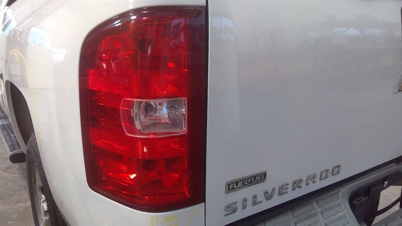 Driver Tail Light Pickup With Box DRW Fits 10-11 SIERRA 3500 PICKUP 3444924