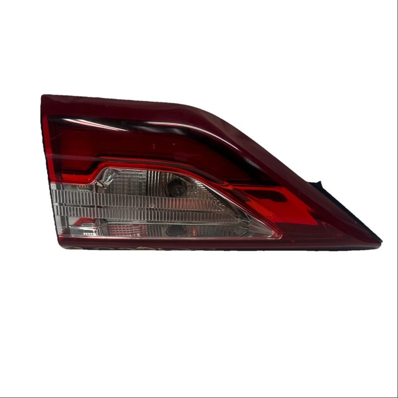 Chevrolet Traverse tail light 2018 2021 right side lid mounted assy OEM 84835393