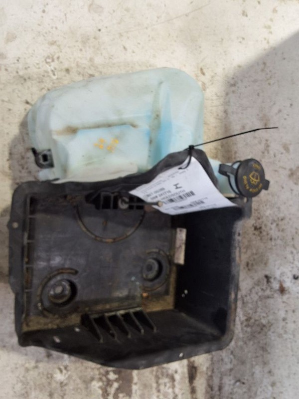 Wash Reservoir Fits 09-14 FORD F150 PICKUP 3384237
