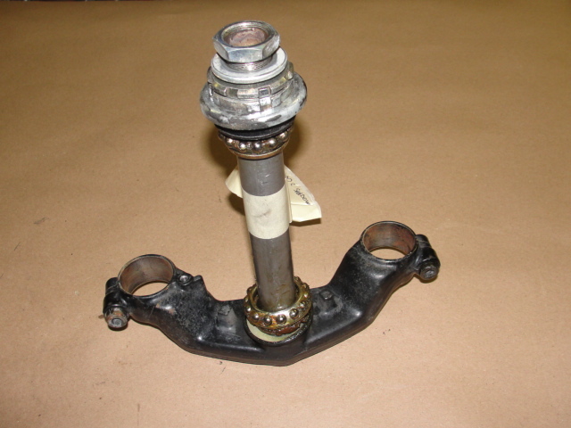 1985 HONDA VT 1100 C SHADOW LOWER TRIPLE TREE FORK CLAMP VT1100 VT1100C 85