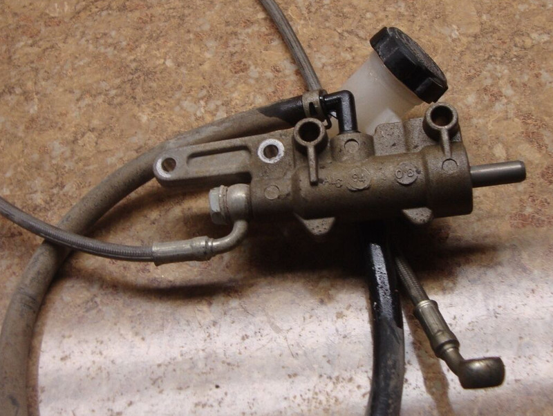2009 Arctic Cat 550 ATV 4x4 EFI Rear Brake Lever Master Cylinder Line Hose J9