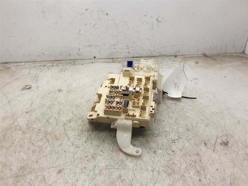 98 99 00 01 LEXUS ES300 3.0L 6CYL CABIN FUSE BOX ASSEMBLY