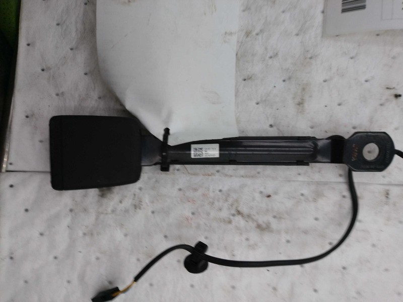 2018 Volkswagen Atlas Seat Belt Buckle White OEM 3CN857755BMNB 125K Miles