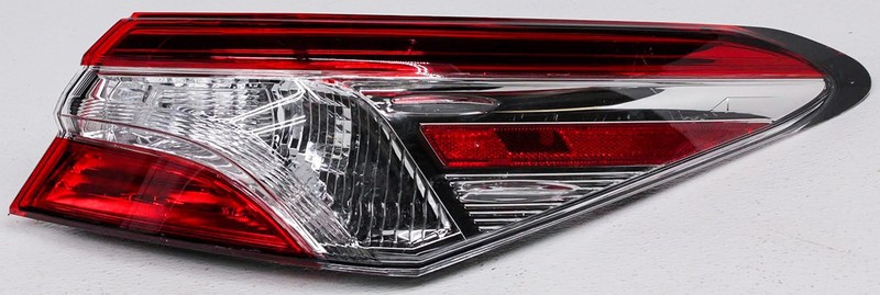 OEM Toyota Camry Right Passenger Side Halogen Tail Lamp Tab Chipped