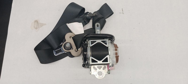 16-'19 NISSAN VERSA Front driver Seat Belt retractor OEM 6 Month Warranty!