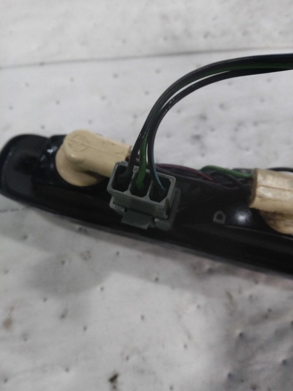 2006 Ford F250SD Pickup White Center High Mount Stop Light - Foggy - Used