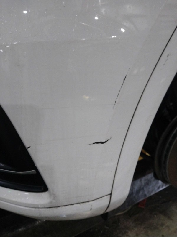 2018 Audi Q5 White Front Bumper Assembly OEM Used Scuff 60K Miles NJ25-21598