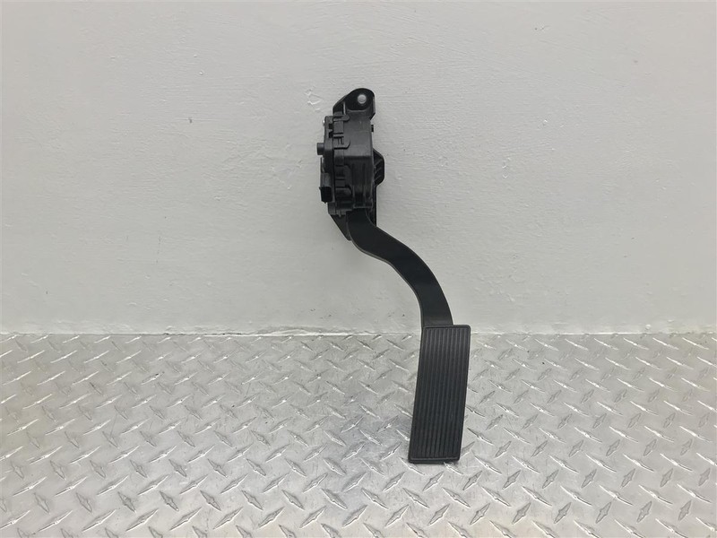 2006 GMC YUKON ELECTRIC GAS PEDAL OEM 15107594