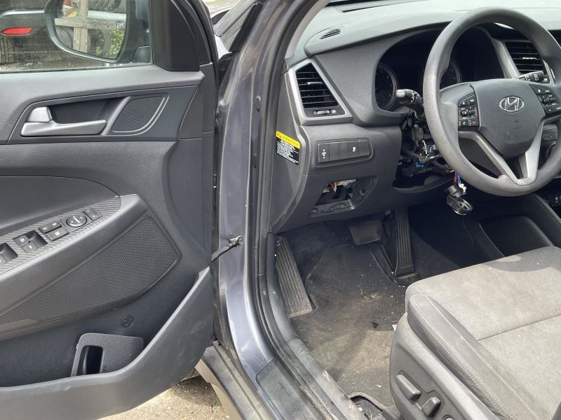 2017 HYUNDAI TUCSON LEFT A-PILLAR GRAY PC: TRY 116K 2.0L AT AWD -SE- 45561