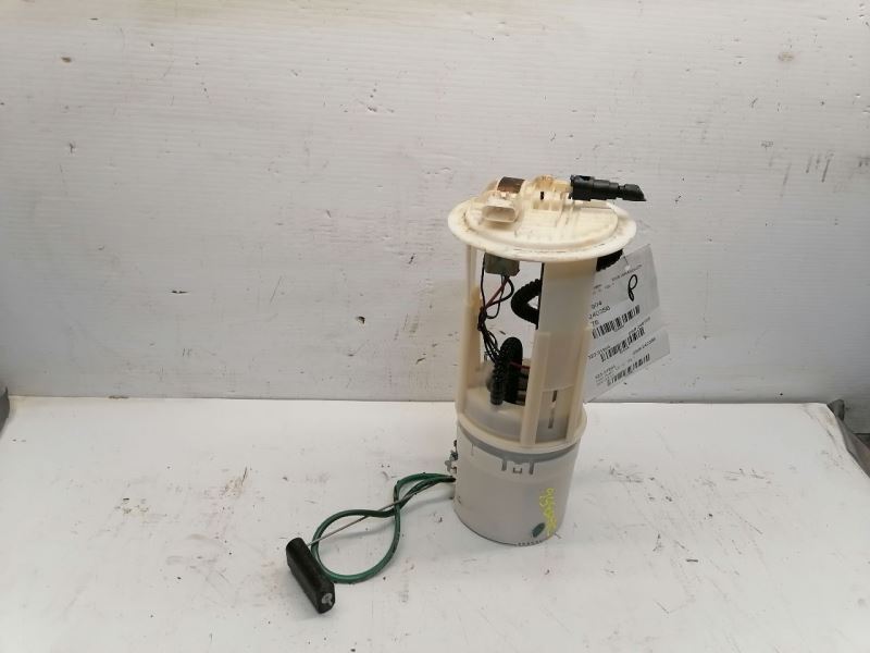 Fuel Pump Assembly Includes Sender Fits 05-06 WRANGLER 1446446