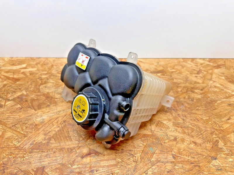 17–24 Range Rover Velar L560 Radiator Coolant Reservoir Engine Overflow Tank OEM