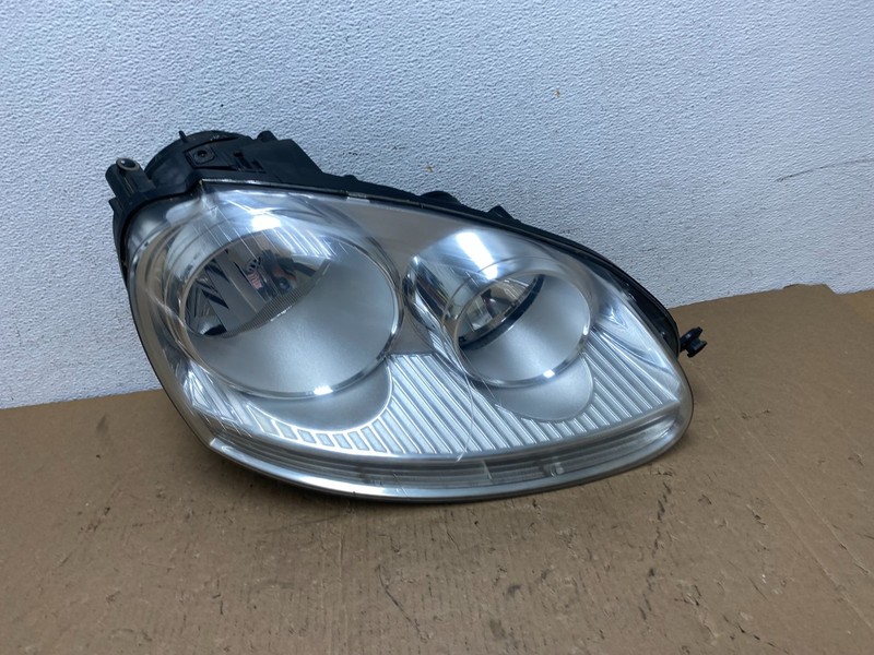 2005 - 2010 Volkswagen Jetta Right Passenger RH Side Headlight Halogen AD8094 DW