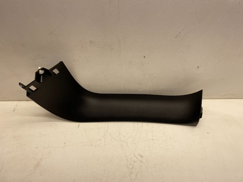 2014-2018 JEEP CHEROKEE RIGHT REAR LIFTGATE HATCH TRIM COVER PANEL BLACK OEM
