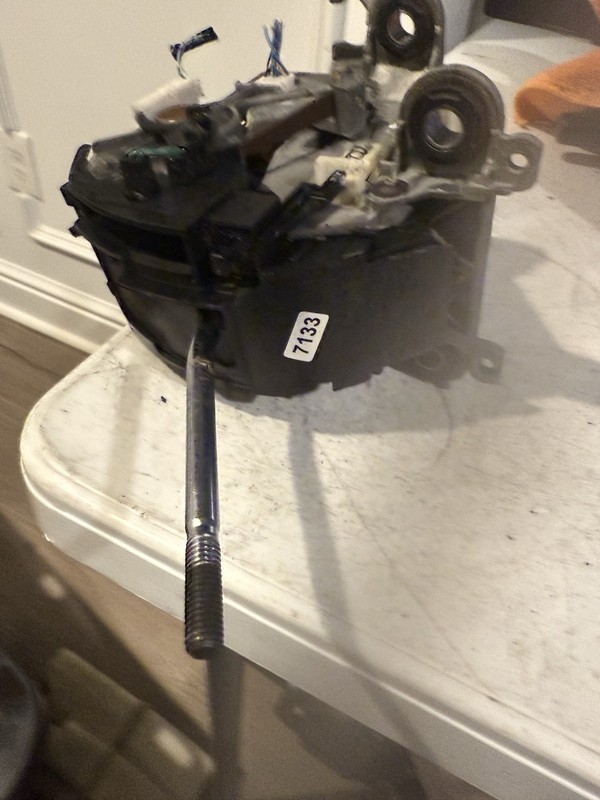 2004-2010 Toyota Sienna Automatic Transmission Shifter Assembly33560-08010 OEM