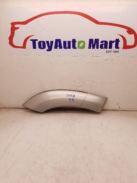 2002 TOYOTA SEQUOIA SR5 PASSENGER SIDE REAR QUARTER MOULDING ASSEMBLY