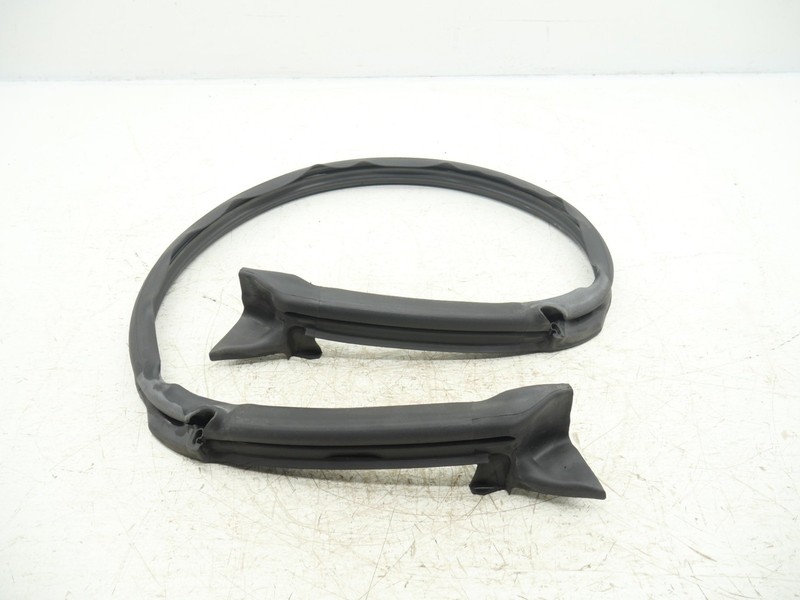 2014-2019 Chevrolet Corvette C7 LH Front Door Weather Strip Seal 246649263 OEM