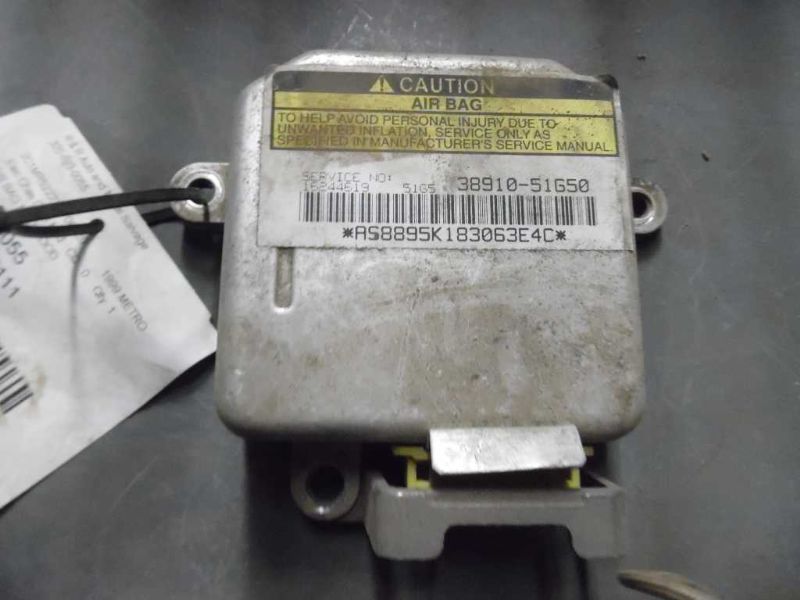 96 97 98 99 00 01 METRO CHASSIS ECM AIR BAG BEHIND CENTER CONSOLE 17720