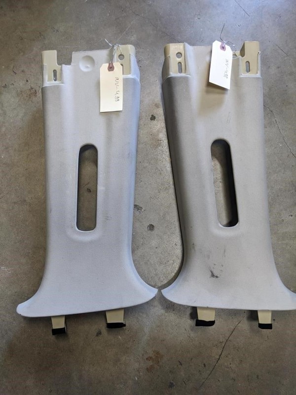 1PC Left B-Pillar Upper Trim Panel 2013 Lincoln MKT AE93-7424397 2013 - 2019