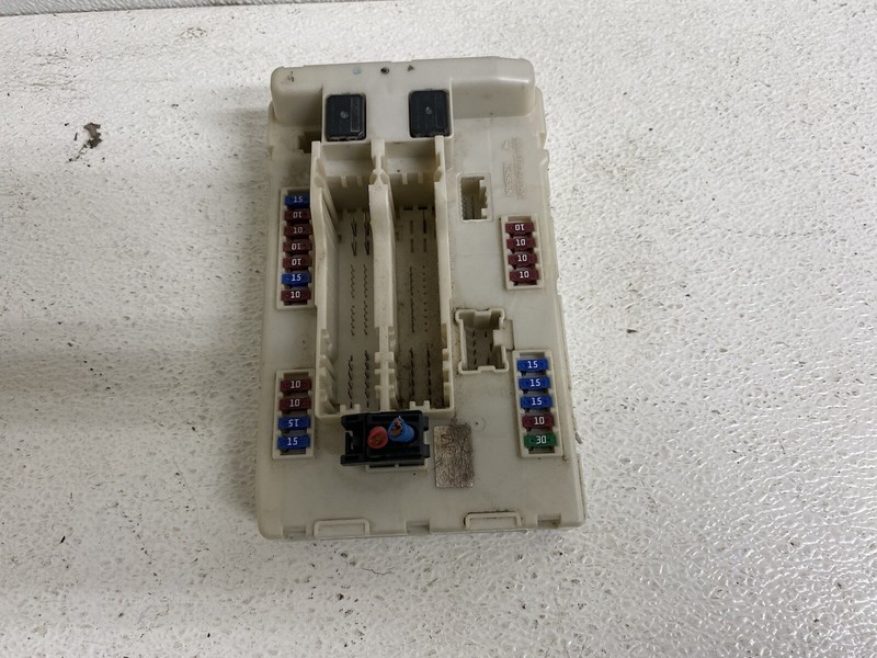 2009-2010 Nissan Murano 3.5 Fuse Box Relay Control Panel Power Relays Fuses