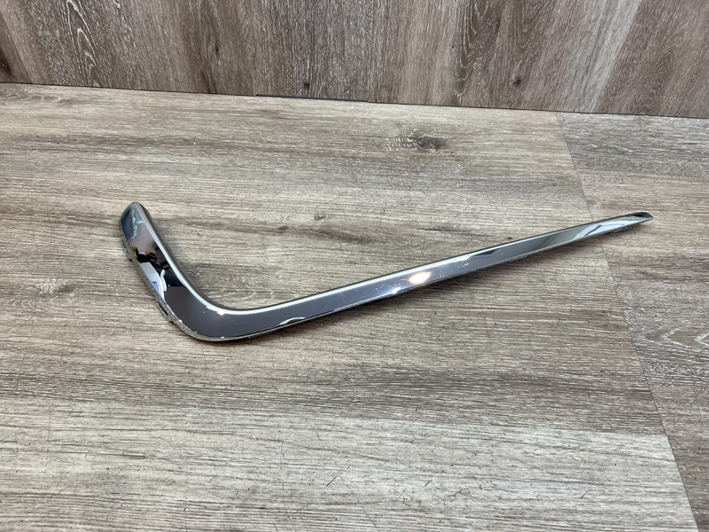 2017-2020 Acura MDX LH Trim Molding OEM 71109-TZ5