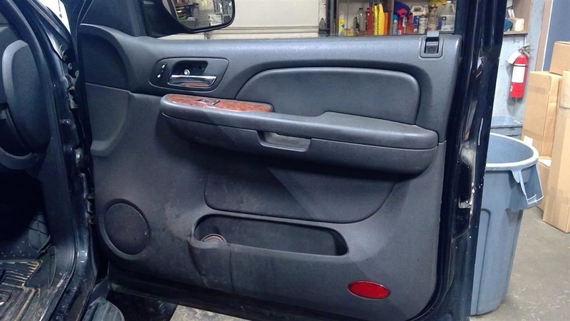 AVALANCHE 2007 Passenger Right Front Door Trim Panel 1800362