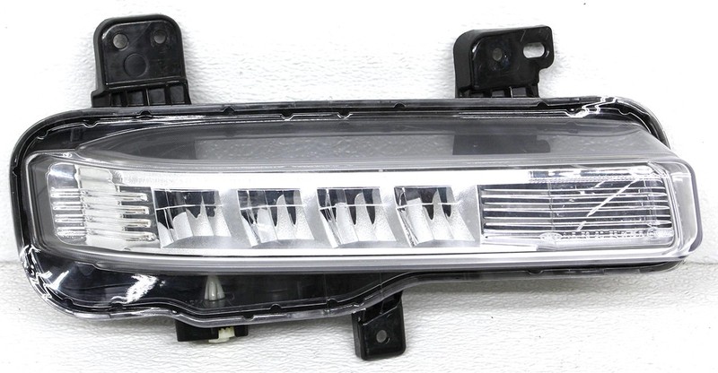 OEM Right Passenger Side LED Fog Lamp For Ford Explorer LB5Z-15200-C Scratches
