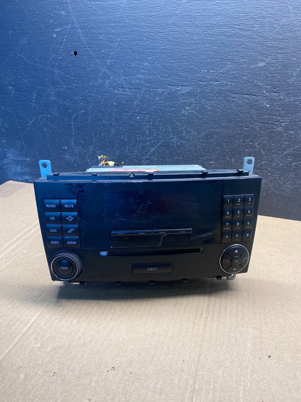 2005 2006 2007 Mercedes W203 C230 C240 Head Radio CD Player Stereo ae7513 DG