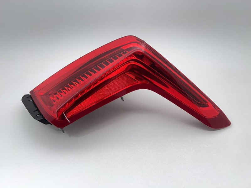 2017-19 CADILLAC XT5 RIGHT TAILLIGHT QUARTER MOUNTED 3.6L AWD 93K PLATINUM 64694