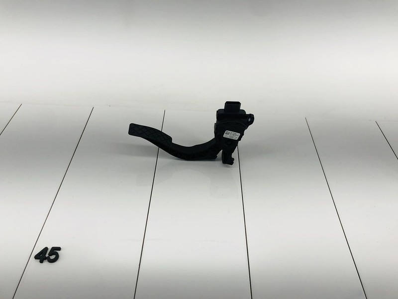 09-12 AUDI A4 QUATTRO 8K 2.0L L4 GASOLINE ENGINE ACCELERATOR GAS PEDAL OEM