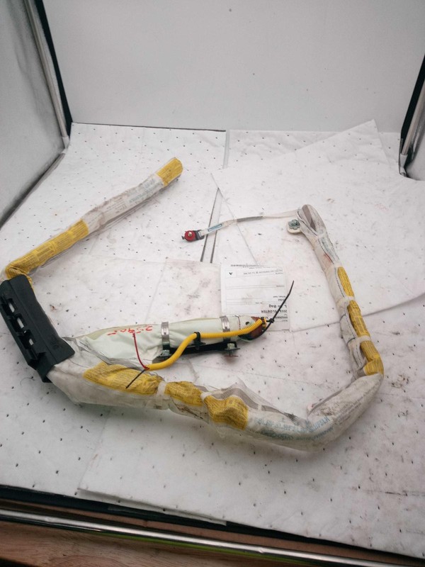 2015 Hyundai Veloster Left Curtain Air Bag Silver 111003 103K Miles