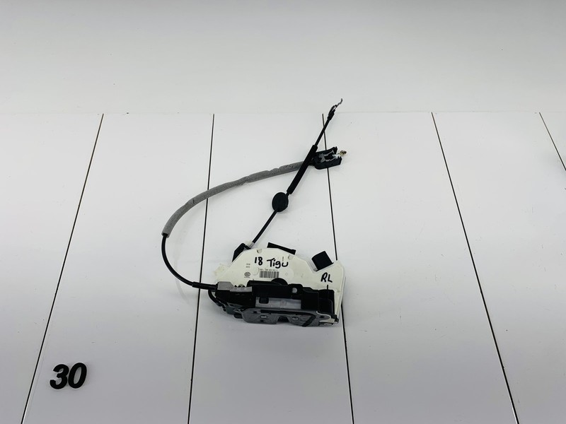 17-18 VOLKSWAGEN TIGUAN LIMITED REAR LEFT SIDE DOOR LOCK LATCH ACTUATOR OEM
