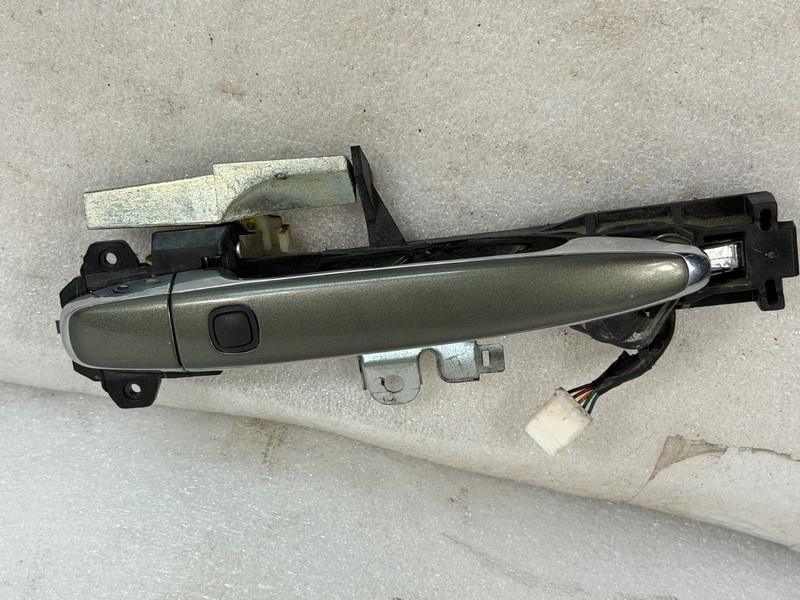 2004-2006 LEXUS LS430 FRONT RIGHT PASSENGER DOOR EXTERIOR HANDLE OLIVE OEM #021