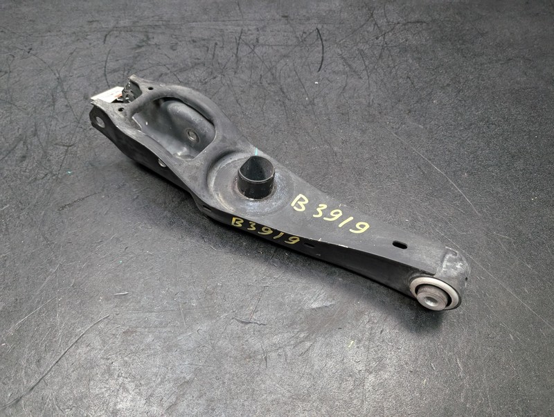 Rear Right Spring Lower Control Arm 2022 Buick Envision 84496960 2021 2023