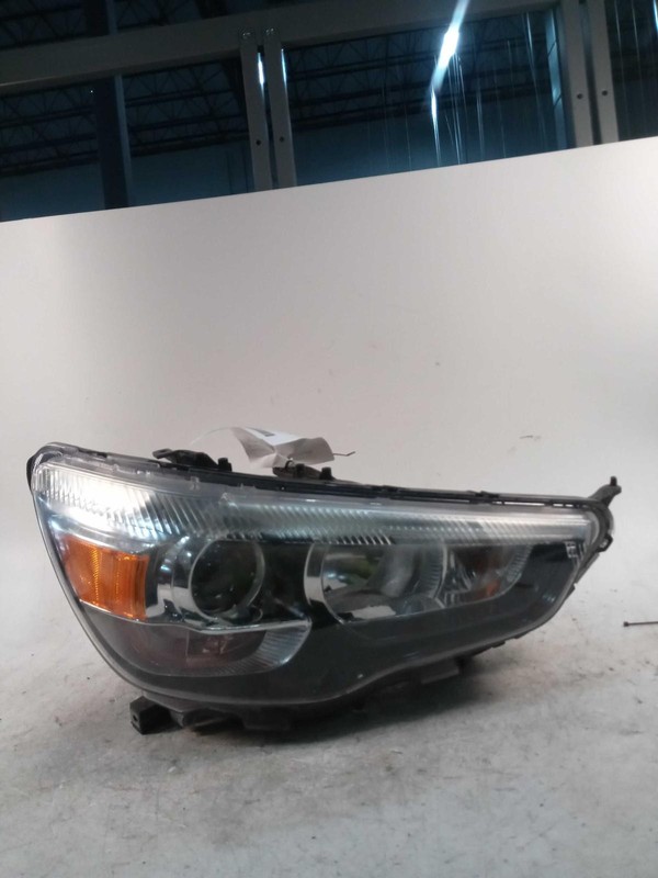 2015 Mitsubishi Outlander Sport Right Headlight Assembly White 706360 Used