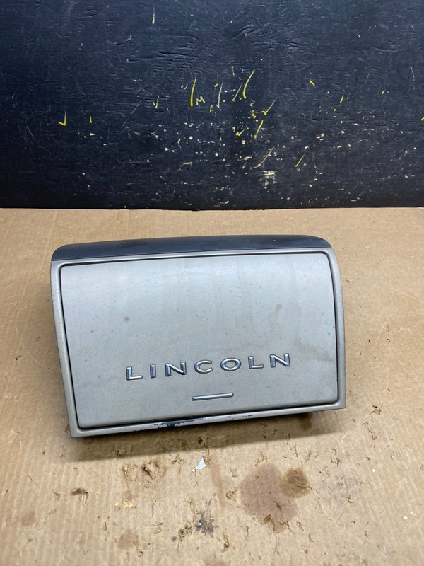 2003 to 2006 Lincoln Navigator Dash Glove Box Storage Compartment OEM z4494 DG