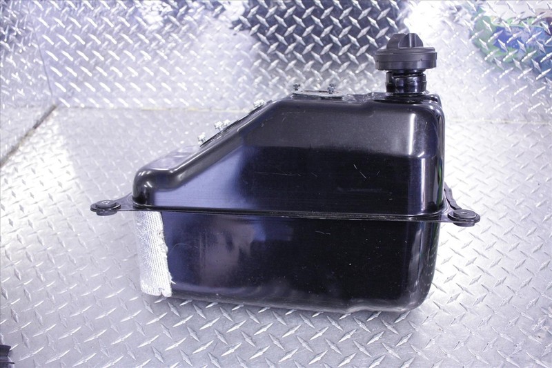 2008 SUZUKI AN 400 GAS FUEL PETROL TANK CONTAINER WITH CAP LID OEM AN400 08