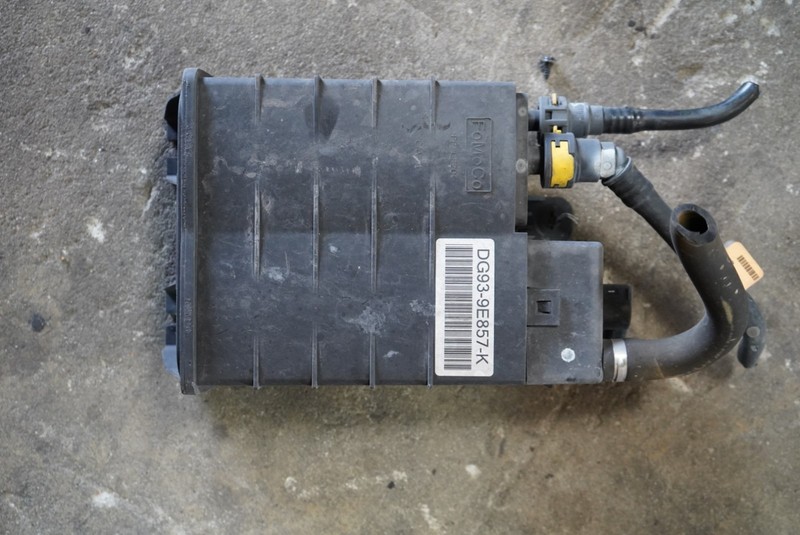 2013 - 2016 FORD ESCAPE FUEL VAPOR CHARCOALCANISTER - DG93-9E857-K OEM