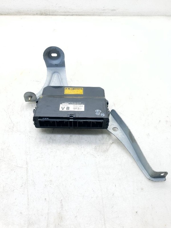 00-02 LEXUS RX300 3.0L FWD AT ABS AND TRACTION CONTROL MODULE ECM