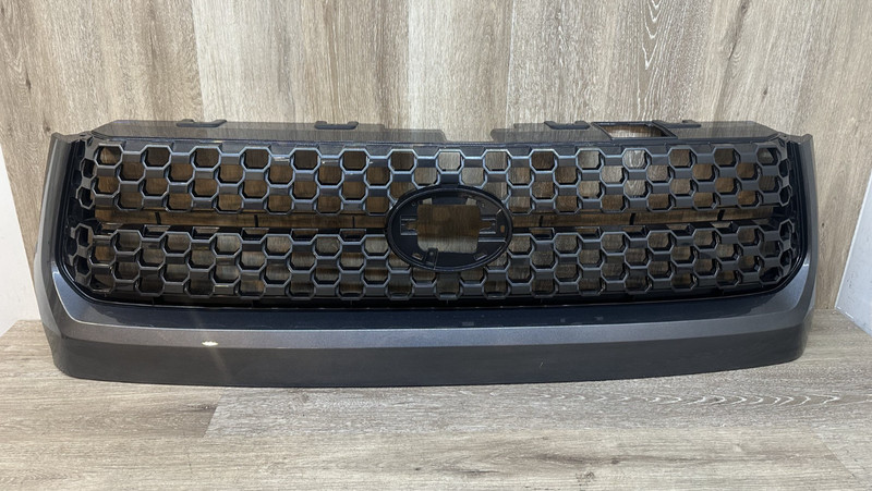 2018-21 TOYOTA TUNDRA UPPER GRILLE OEM PART # 53101-0C041-B1