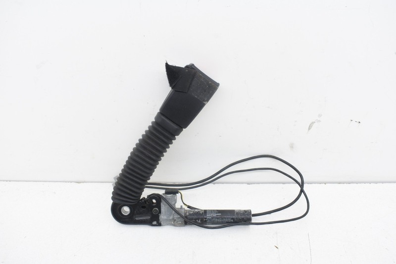 2008 BMW E93 328i Front Left Driver Side Seat Belt Buckle Latch OEM KW81