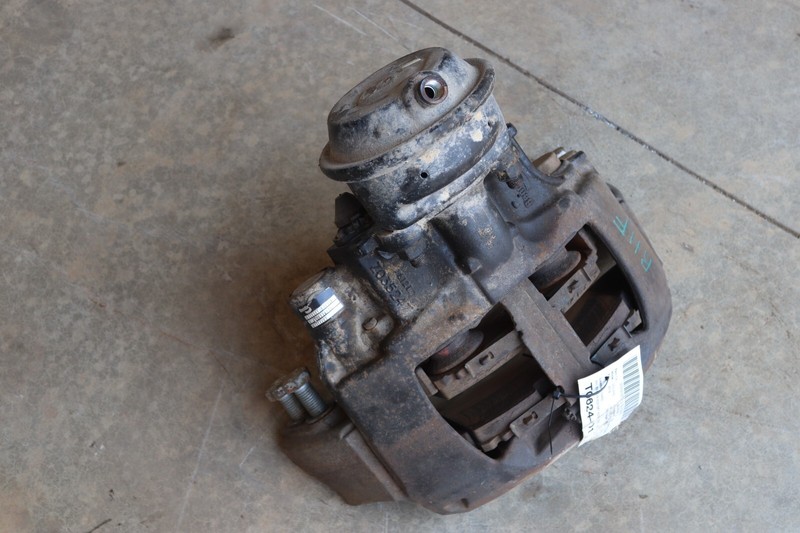 2019-2023 VOLVO VNL 760 D13 12.8L FRONT RIGHT BENDIX BRAKE CALIPER 22177183 OEM