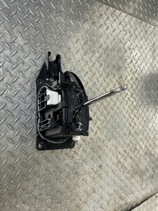 2004-2015 NISSAN ARMADA AUTOMATIC FLOOR GEAR SELECTOR SHIFTER OEM