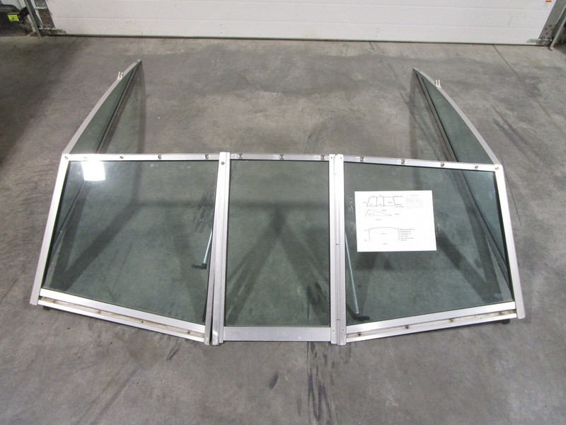 1986 Sea Ray Seville Bowrider Marine Boat Windshield Walk Through Window 67"
