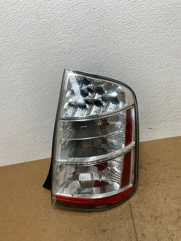 2006 to 2009 Toyota Prius Tail Light Right Passenger Side AC3598 LK