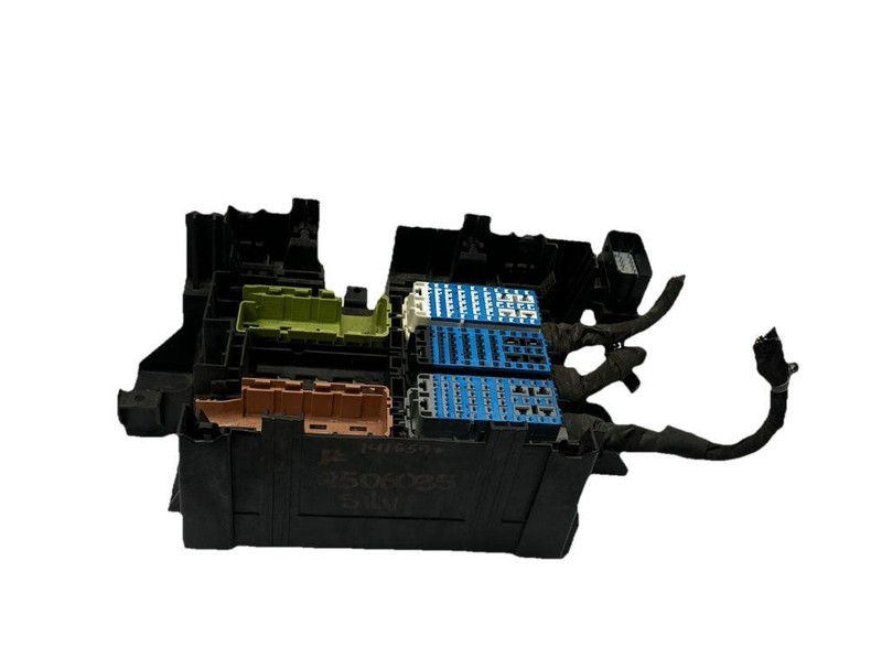 Chevrolet Silverado 1500 fuse box 2019 fuse box engine trim cover panel assy OEM