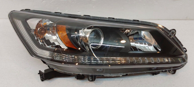 2013-15 HONDA ACCORD RH HEADLIGHT ASSY OEM HALOGEN