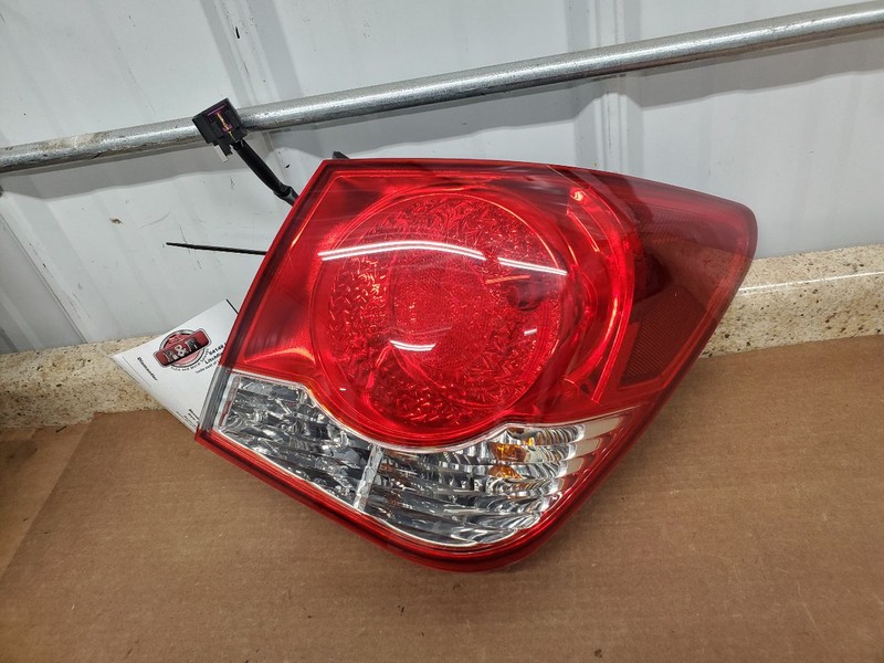 Passenger Tail Light VIN P 4th Digit Limited Fits 11-16 CRUZE 295433